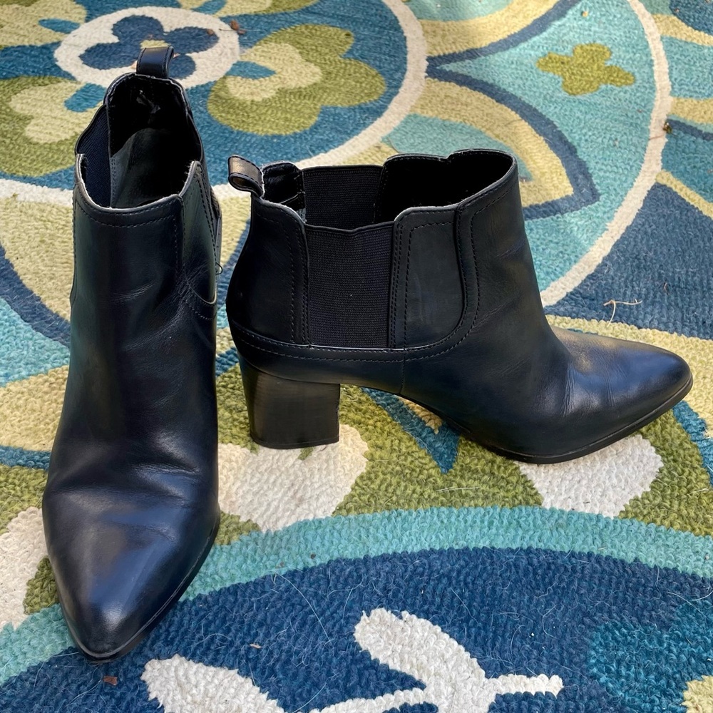 Franco Sarto black ankle booties ✨